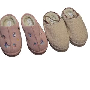 Pink and Cream Kids Slippers Set Super cute never worn size 1 girls.